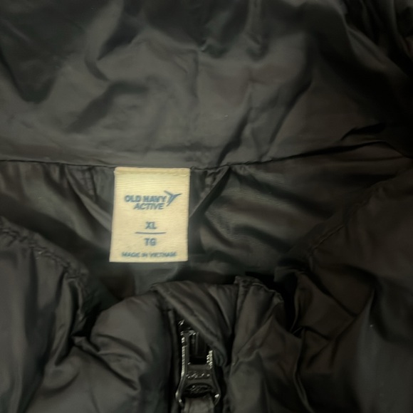 Old Navy Black Athletic Vest - XL - Great Condition - Picture 2 of 3